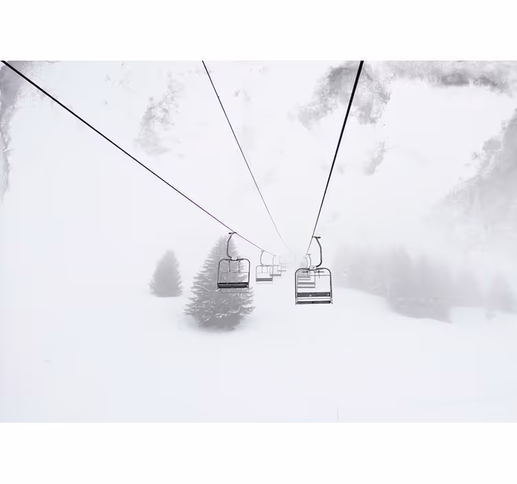 Wit rolgordijn met foto van kabelbaan in de sneeuw - TenStickers