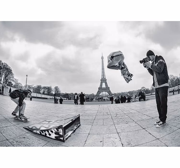 Eiffeltoren skateboarden fotobehang Parijs - TenStickers