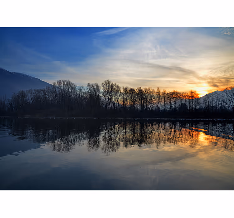 Rustige zonsondergang aan het meer fotobehang landschap - TenStickers