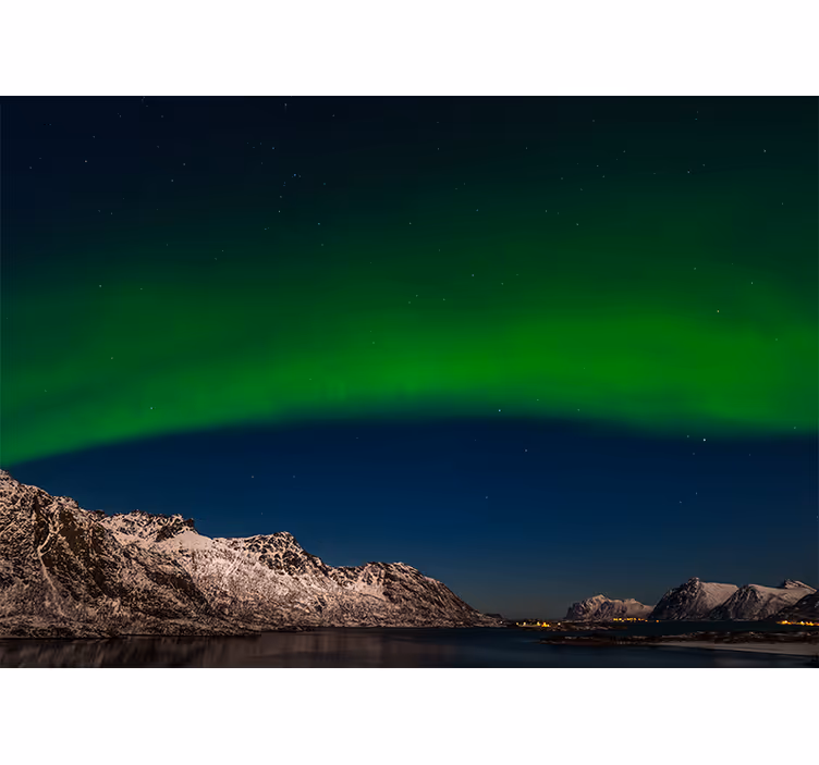 Foto behang natuur noorderlichten boven bergen - TenStickers