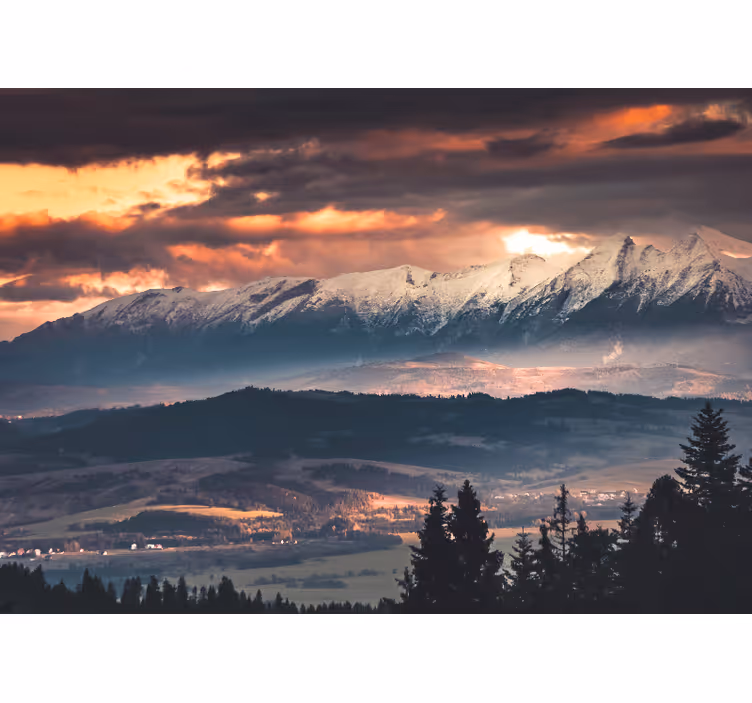 Majestueuze besneeuwde bergtoppen foto behang bergen - TenStickers
