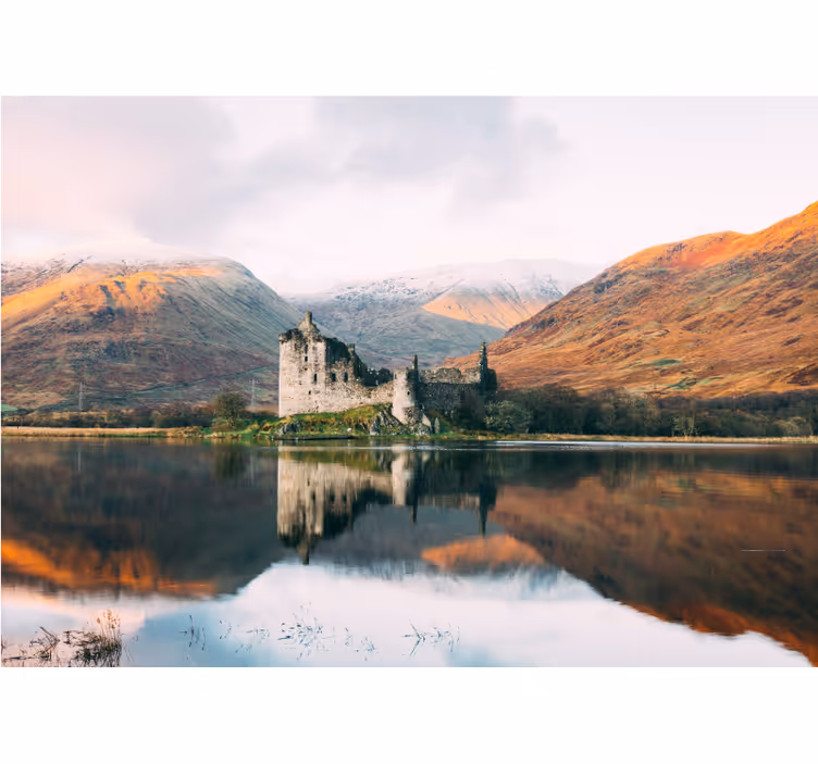 Weerspiegeling van een schots kasteel fotobehang landschap - TenStickers