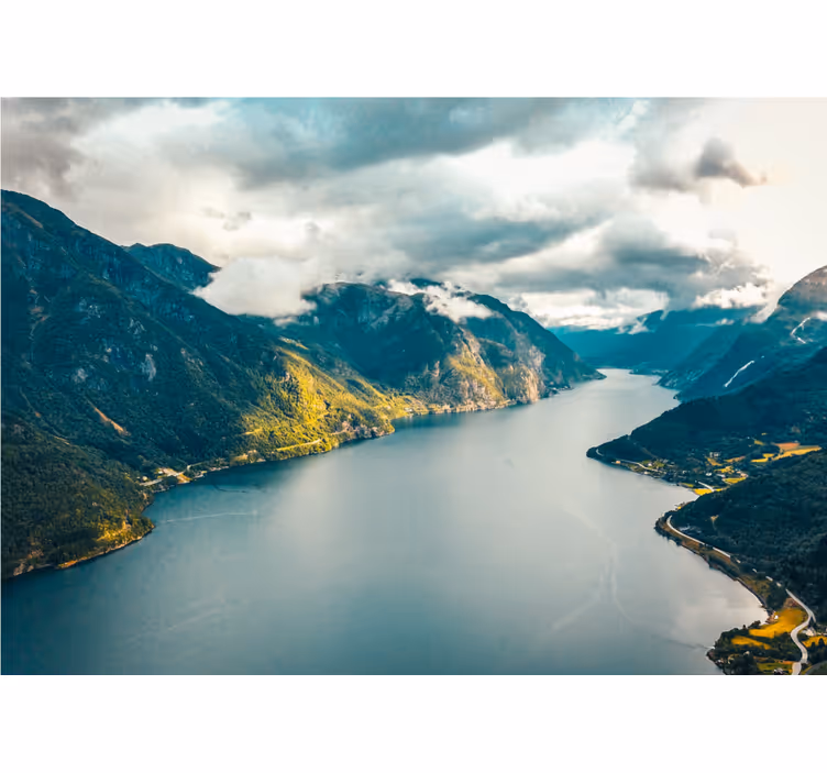 Zomer fjord uitzicht foto behang bergen - TenStickers