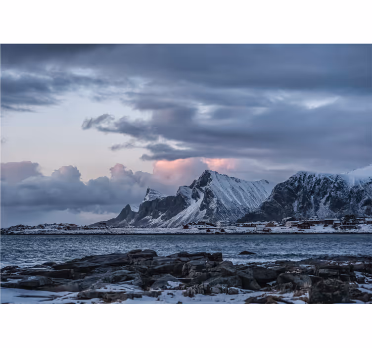 Fotobehang landschap ijsachtige bergtoppen - TenStickers