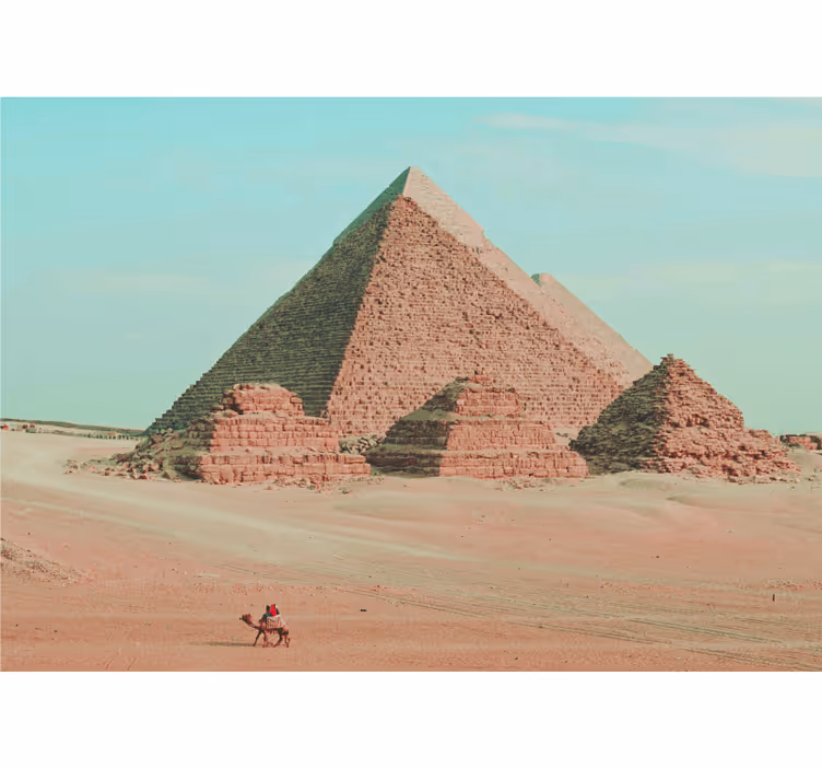 Fotobehang steden en landen pyramides en kameelbeelden - TenStickers