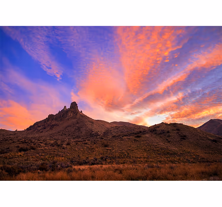 Fotobehang landschap majestueuze bergschemering - TenStickers
