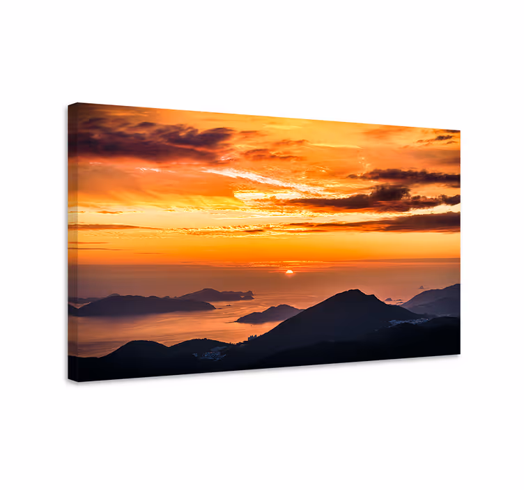 Canvas landschap adembenemende zonsondergang boven bergen - TenStickers