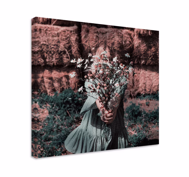 Canvas schilderij bloemen en planten meisje met bloemen - TenStickers
