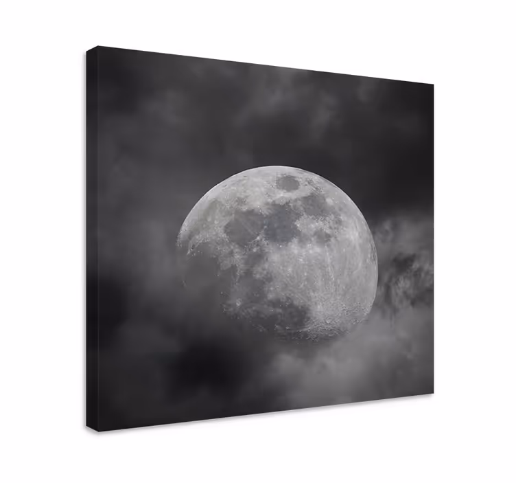 Ornament canvas schilderij mysterieuze maansluierwolken - TenStickers