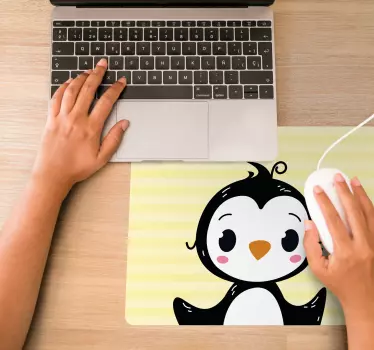 Anime muismat vrolijk pinguïn personage - TenStickers