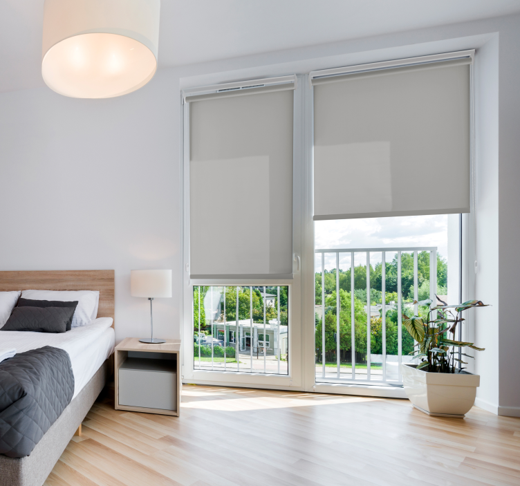 Grijs doorschijnende rolgordijn woonkamer - TenStickers