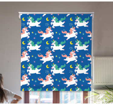 Eenhoorns onder maanlicht rolgordijn dieren - TenStickers
