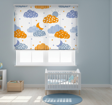 Kinderkamer rolgordijn blauwe en oranje wolken en zon - TenStickers