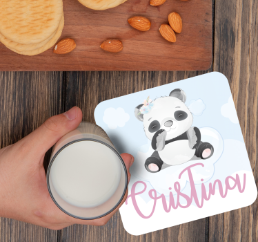 Gepersonaliseerde onderzetters met een speelse panda - TenStickers