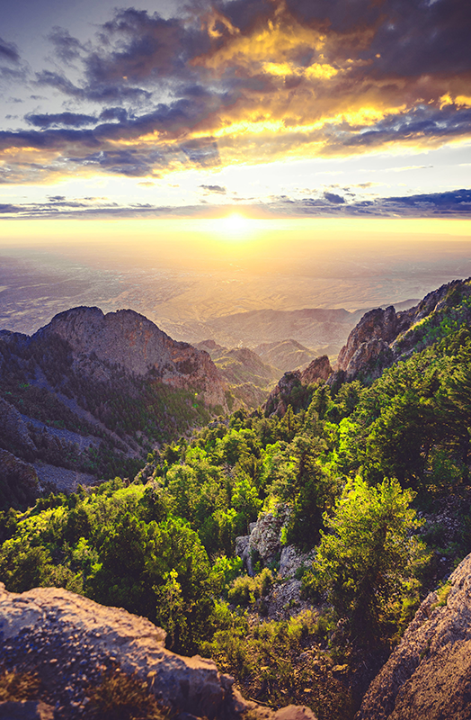Mooie poster woonkamer zonsopgang op de berg - TenStickers