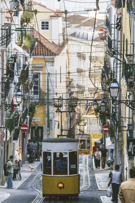 Poster landschap tram van lissabon - TenStickers