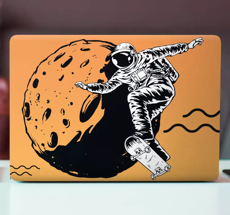 Astronaut skateboardend op de maan laptop sticker - TenStickers