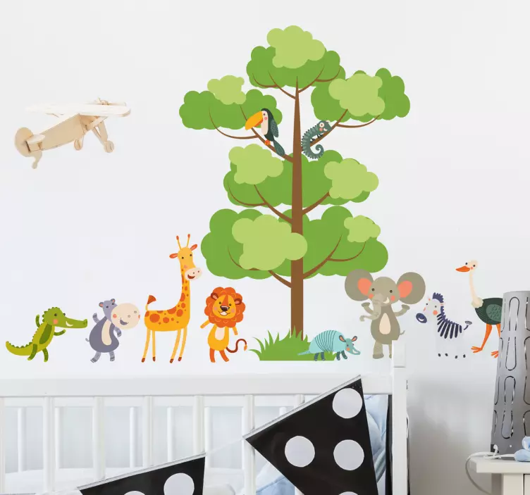 Muursticker kinderkamer met boom en dieren - TenStickers