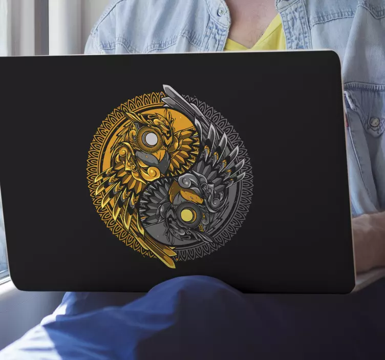 Laptop sticker Yin yang uil doodle ornament illustratie - TenStickers