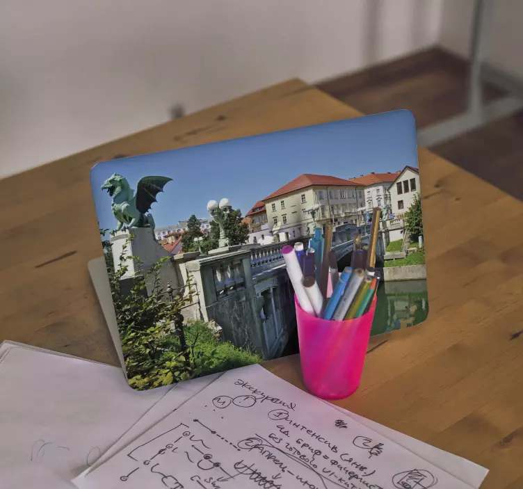 Uitzicht op de drakenbrug laptop sticker - TenStickers