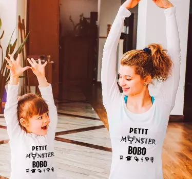 Baby t-shirt speelse monsterfamilie - TenStickers