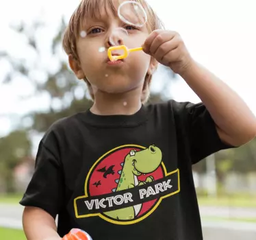 Op maat gemaakt dinosauruspark kinderen t-shirt - TenStickers