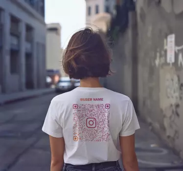 Instagram qr-code T-shirt - TenStickers