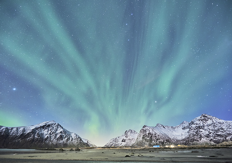 Jeugd vinyl vloerkleed Aurora licht in de bergen - TenStickers